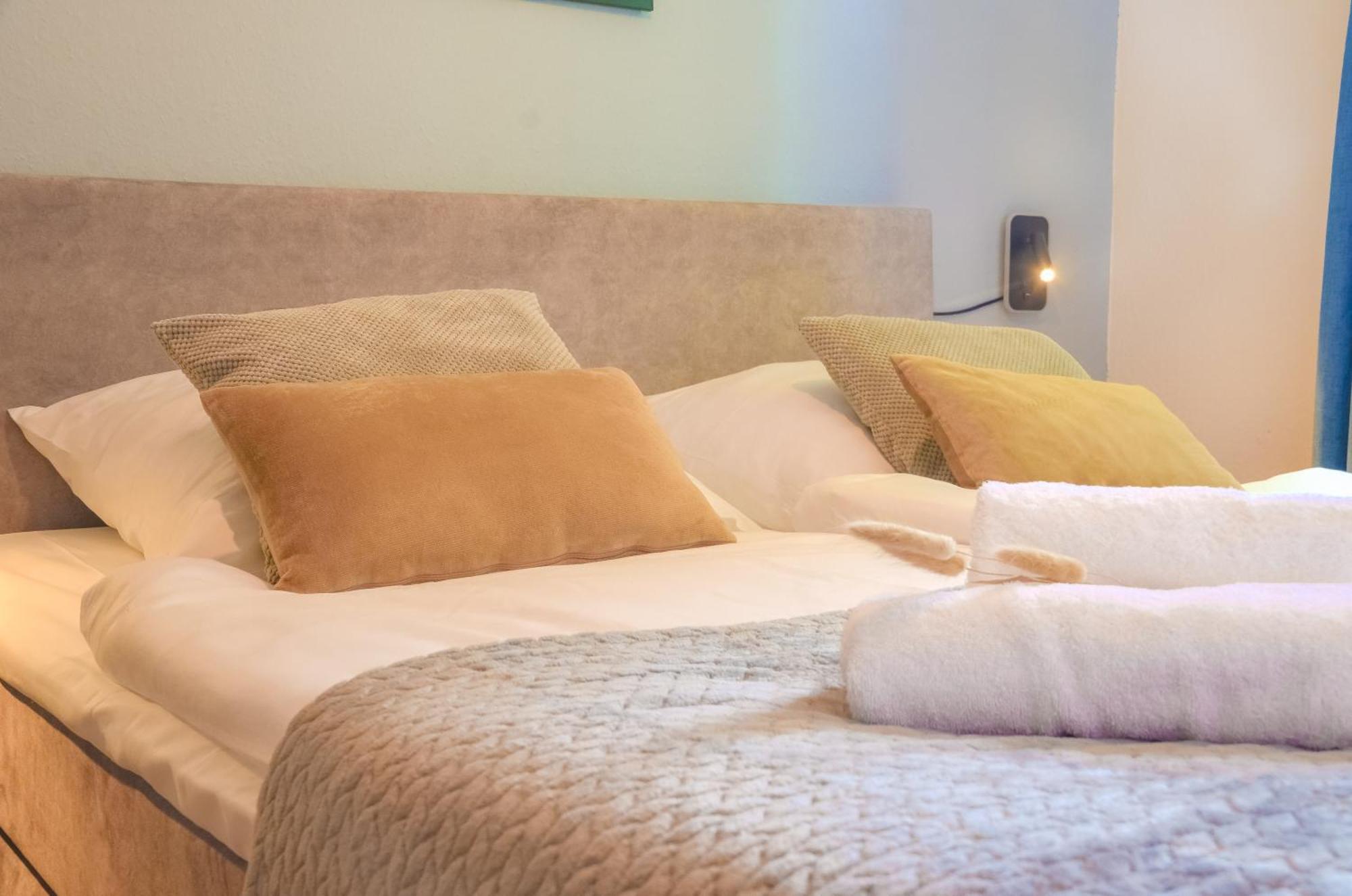 Milpau Buer 2 - Modernes Apartment Mit Queensize-Bett, Netflix, Nespresso, Waschmaschine & Smart Tv Gelsenkirchen Esterno foto